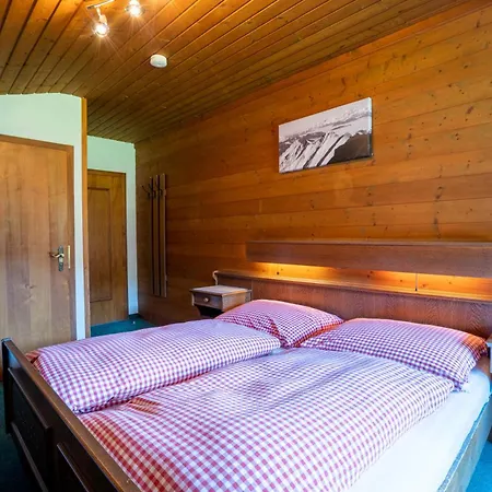 Mittereggalm מלון