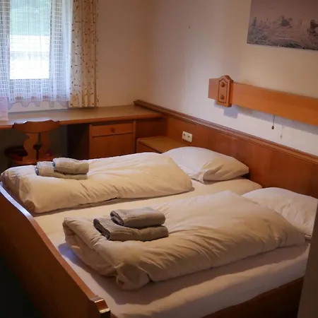 Mittereggalm מלון