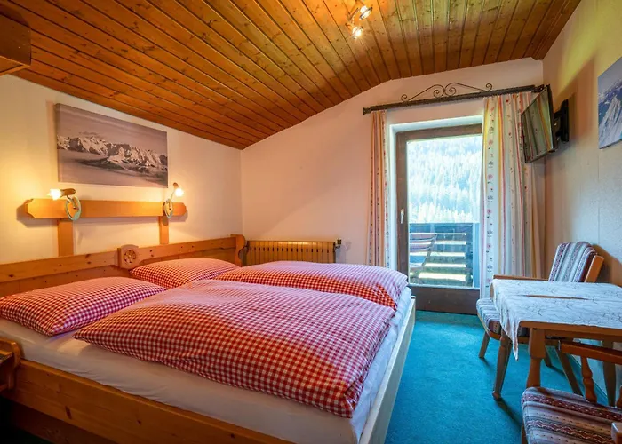 Mittereggalm Otel *